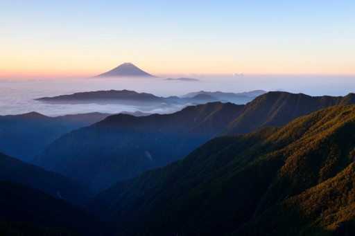 北岳から望む富士山の写真