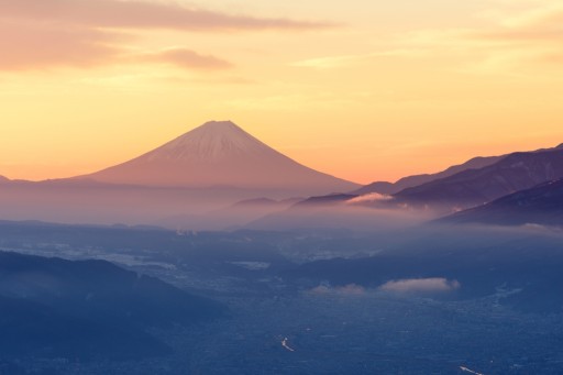高ボッチ高原からの夜明けの富士山の写真