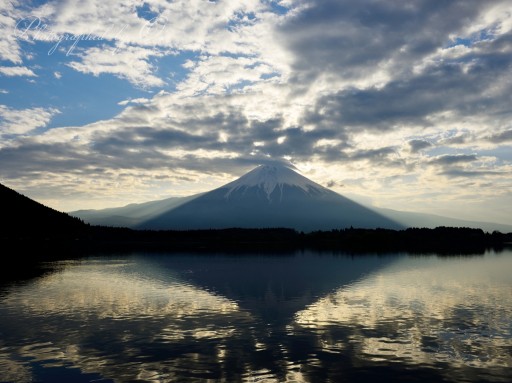 田貫湖の雲の写真