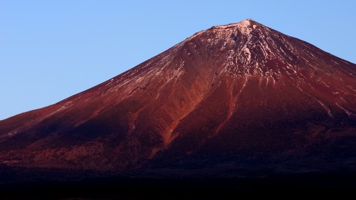 朝霧霊園より望む赤富士（紅富士）の写真
