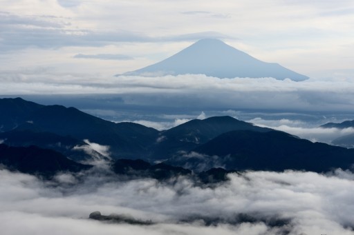 清水吉原の雲海と富士山の写真