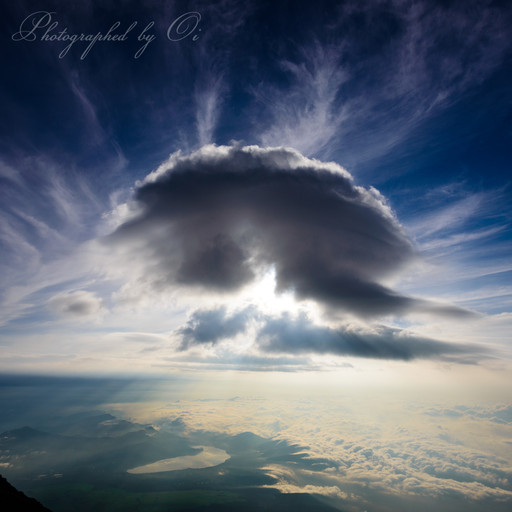 富士山頂より見る吊るし雲の写真