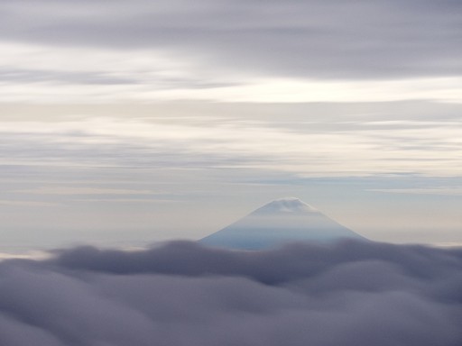 赤石岳から望む富士山の写真