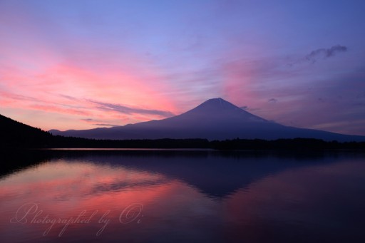 田貫湖の朝焼けと逆さ富士の写真