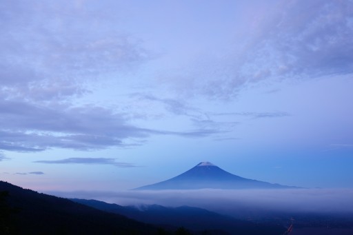 西川林道から望む富士山と雲海の写真