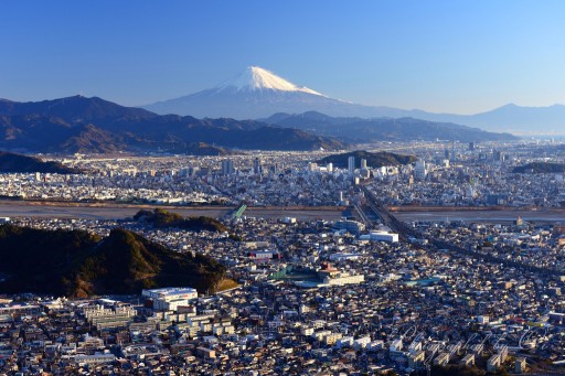 朝鮮岩からの静岡の街並みと富士山の写真