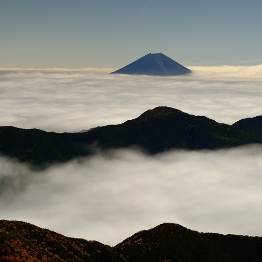 赤石岳から雲海の富士山の写真
