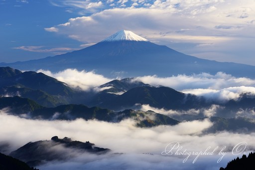 清水吉原からの雲海と富士山の写真
