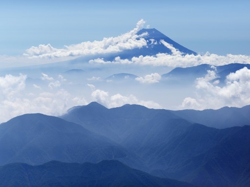 広河内岳から夏の富士山の写真