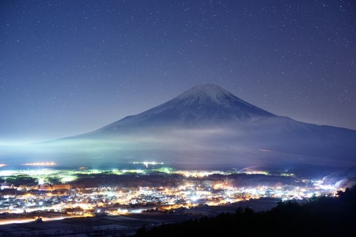 高座山からの富士山と夜景の写真