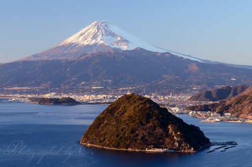 発端丈山から眺める淡島の写真