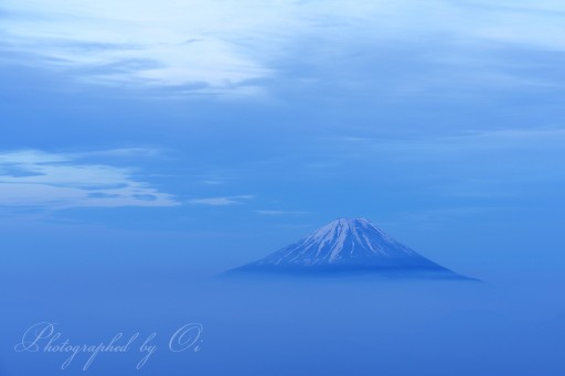 薬師岳から見る富士山の写真