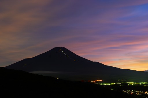二十曲峠からの夕焼けと富士山の写真