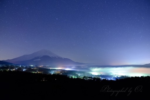 パノラマ台からの富士山と星空の写真