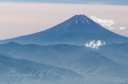 国師ヶ岳から見る富士山の写真 「墨絵夏富士」