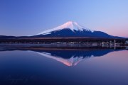 山中湖の紅富士の写真 「Deep Psyche」