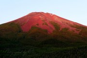 滝沢林道の赤富士の写真 「赤富士迫る」
