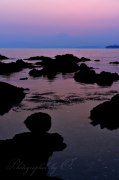 森戸海岸の夕暮れの写真 「静かなる闇へと」