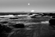 三浦半島・黒崎の鼻より望む富士山の写真 「月夜の心象風景」