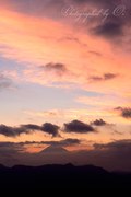 笹山からの富士山と朝焼けの写真 「切ない夏」