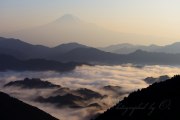 清水吉原の雲海の写真 「雨上がりの島々」