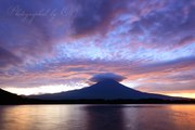 田貫湖の朝焼けの写真 「天地創造」