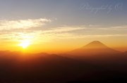 櫛形山林道の御来光の写真 「霞の朝」