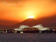 東京ゲートブリッジとダイヤモンド富士（舞浜より）の写真 「双刻の輝き」