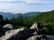 国師ヶ岳からの眺望の写真 「夏空望みて」