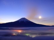 猪之頭林道の雲海と富士山の写真 「朝霧の上界」