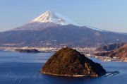 発端丈山から眺める淡島の写真 「西陽の情景」
