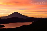 大観山の夕焼けの写真 「台風の置き土産」