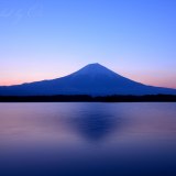 田貫湖の夜明けの写真 「柔らかな夜明け」
