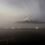 山中湖の夜霧の写真 「夜霧に潜む」