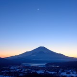 高指山から富士山と夕焼けの写真 「夕照讃月」