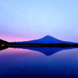 田貫湖の朝焼けと富士山の写真 「たしかな色」
