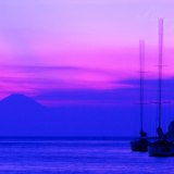 諸磯湾の夕焼けの写真 「紫色の想い」