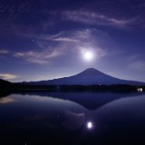 田貫湖のパール富士の写真 「昇月のセレナーデ」