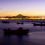 走水漁港からの夜景と富士山の写真 「あの夏の想い出」