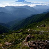 白河内岳から望む富士山の写真 「南アルプス渓谷」