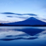 田貫湖の吊るし雲の写真 「ブルーアワーの蠢き」