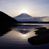 田貫湖のダブルダイヤモンド富士の写真 「はじまりの畔で」