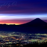 甘利山の夜景と夜明けの写真 「予感」