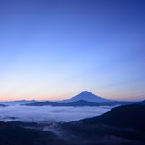 箱根大観山から雲海と富士山の写真 「夜明けに駆ける」