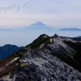 観音岳からの富士山の写真 「鳳凰曇天」