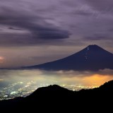雷と富士山の写真 「雷光との出会い」