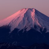 百蔵山から望む紅富士の写真 「美しき紅富士」
