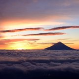 櫛形山から雲海と富士山の写真 「はじまりの合図」