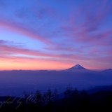 甘利山の朝焼けの写真 「山望彩る」