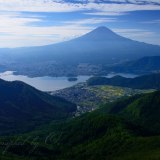 新道峠から望む富士山の写真 「絶景を望む」